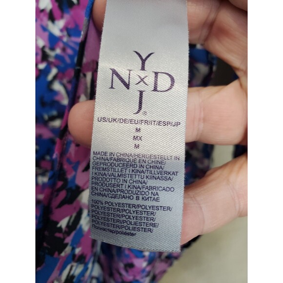 NYDJ Artsy Abstract Print Pleat Back Henley Neck Blouse Size Medium - Picture 5 of 6